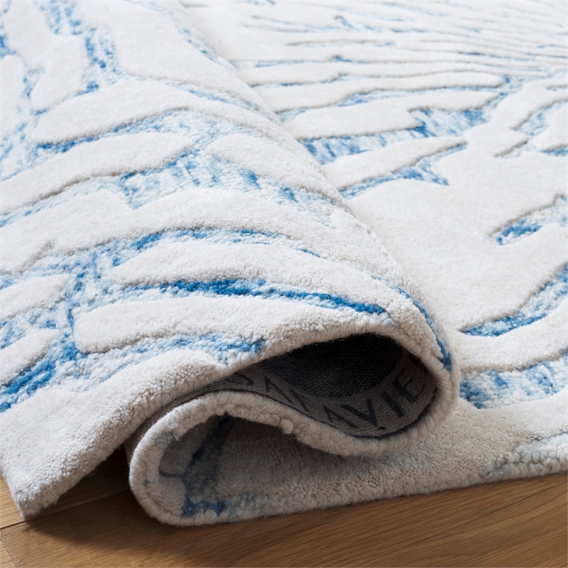 Safavieh Bella 6' X 9' Hand Tufted Wool Rug in Dark Blue and Ivory