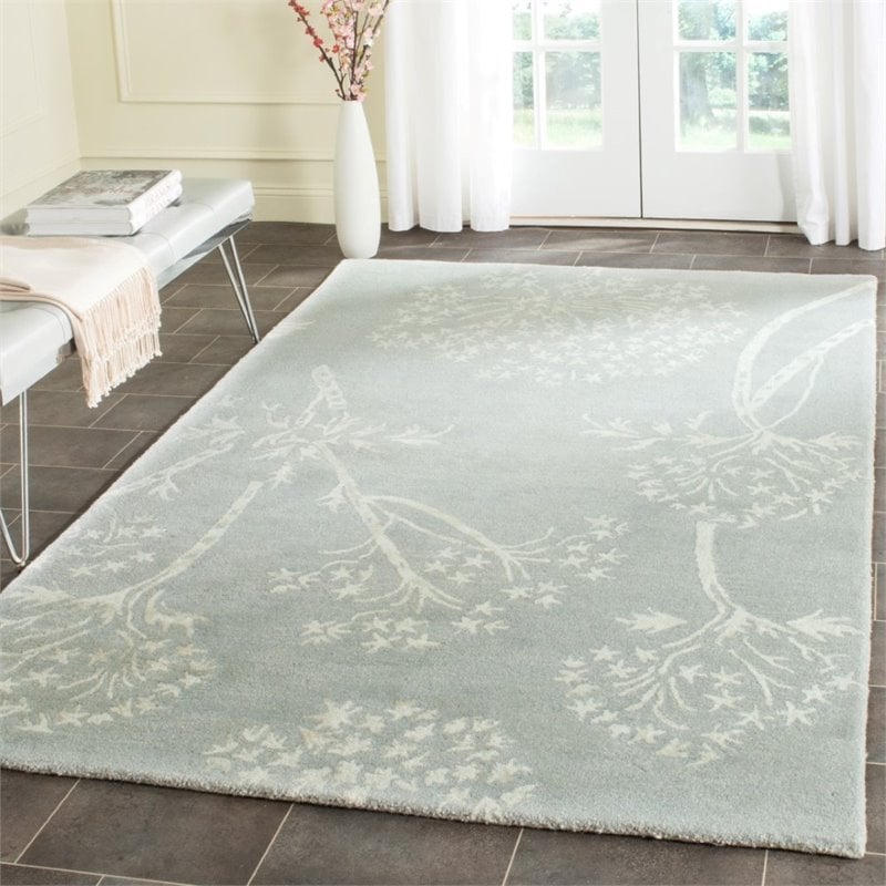 Safavieh Bella 4' X 6' Hand Tufted Wool Rug in Light Blue and Ivory