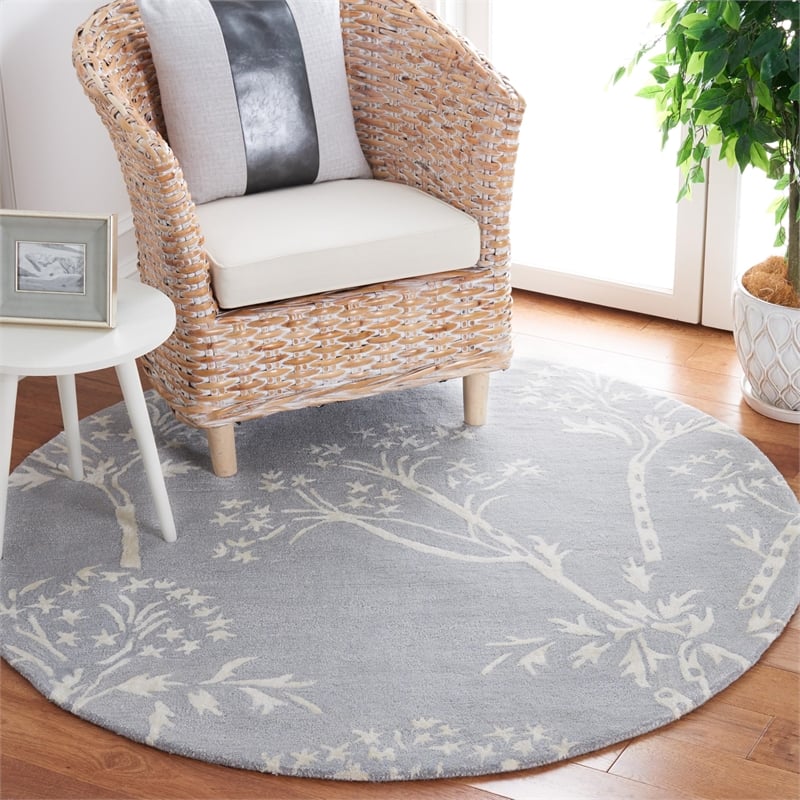 Safavieh Bella 5' Round Hand Tufted Wool Rug
