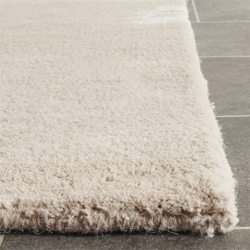 Safavieh Bella 6' X 9' Hand Tufted Wool Pile Rug in Sand and Ivory