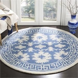 Safavieh Bella 5' Round Hand Tufted Wool Rug in Blue and Ivory