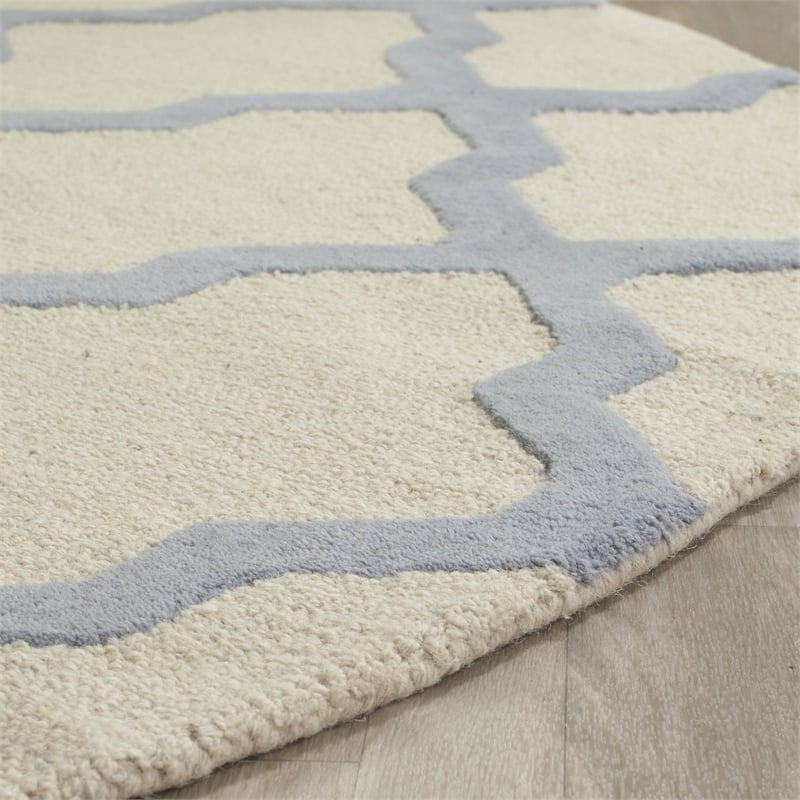 Safavieh Cambridge 6' Round Hand Tufted Wool Rug