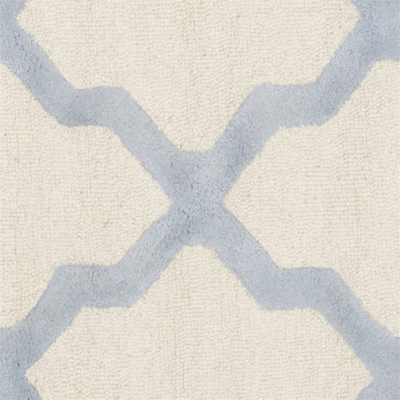 Safavieh Cambridge 6' Round Hand Tufted Wool Rug