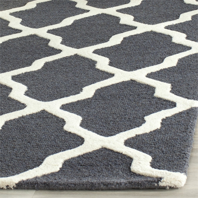 Safavieh Cambridge 4' X 6' Hand Tufted Wool Rug in Dark Gray and Ivory