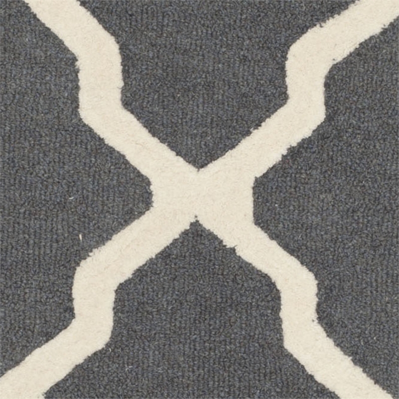 Safavieh Cambridge 6' Round Hand Tufted Wool Rug