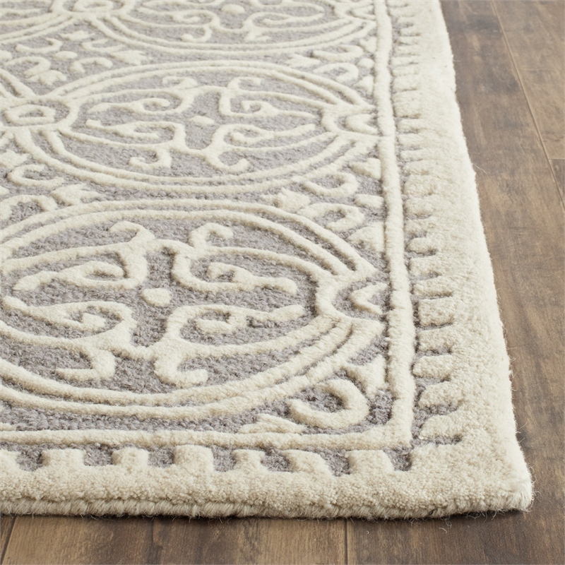 Safavieh Cambridge 5' X 8' Hand Tufted Wool Rug in Silver and Ivory