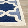 Safavieh Cambridge 8' Round Hand Tufted Wool Rug