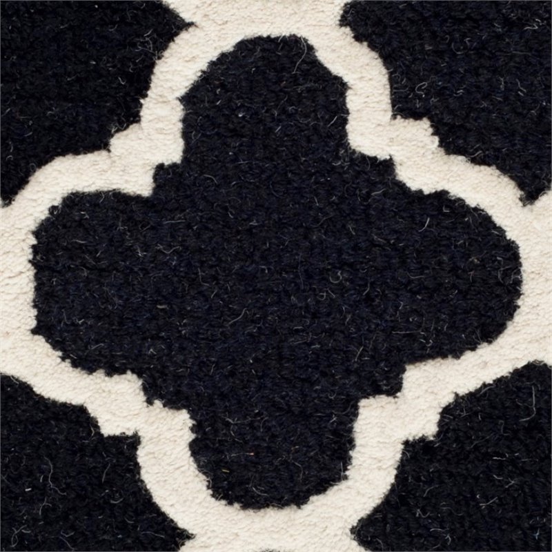 Safavieh Cambridge 6' Round Hand Tufted Wool Rug