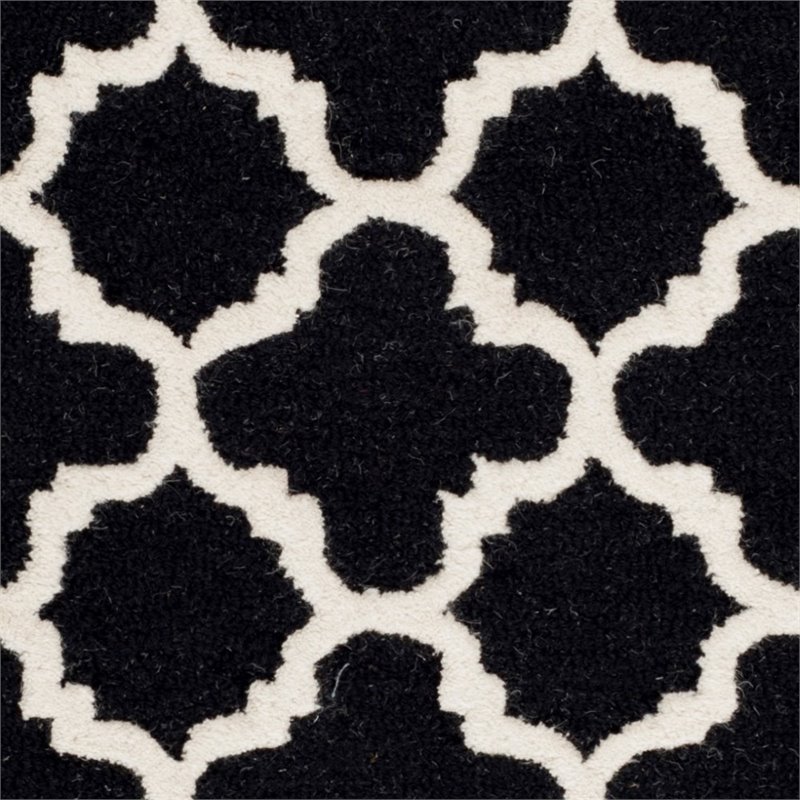 Safavieh Cambridge 6' Round Hand Tufted Wool Rug