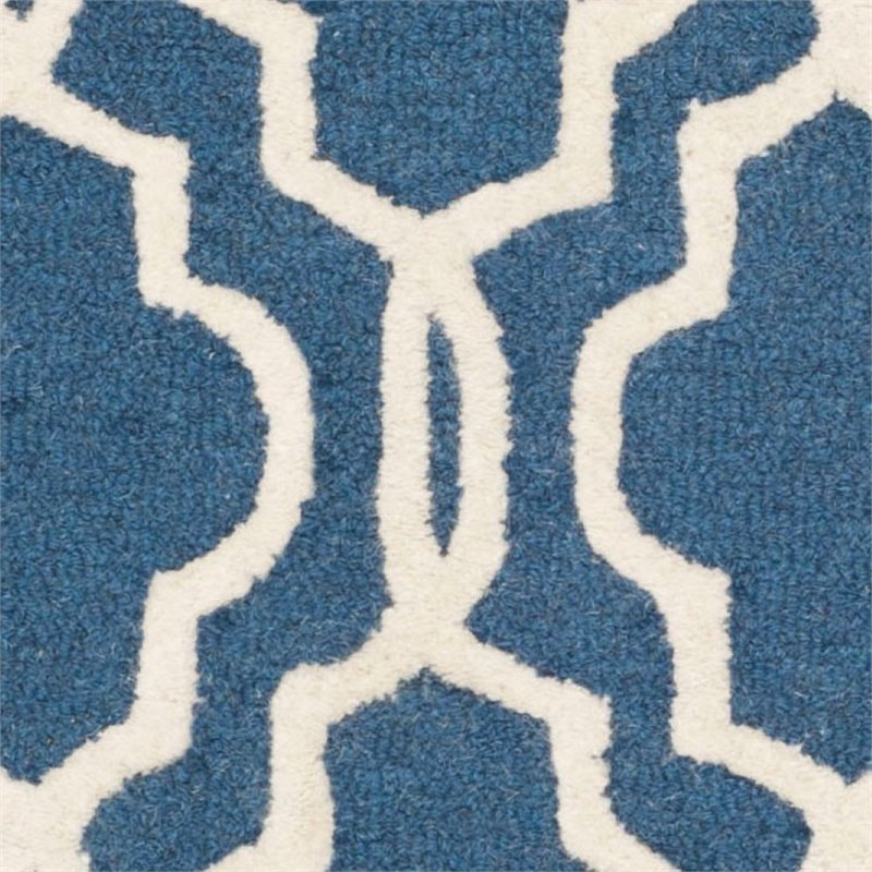 Safavieh Cambridge 6' Round Hand Tufted Wool Rug