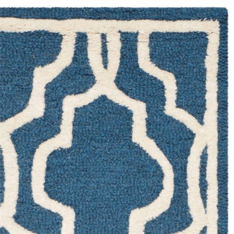 Safavieh Cambridge 6' Round Hand Tufted Wool Rug
