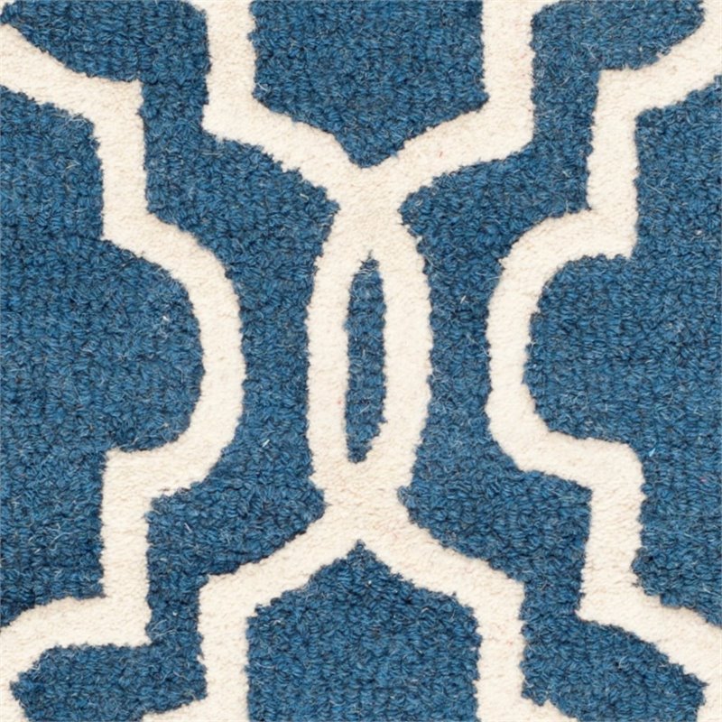 Safavieh Cambridge 6' Round Hand Tufted Wool Rug