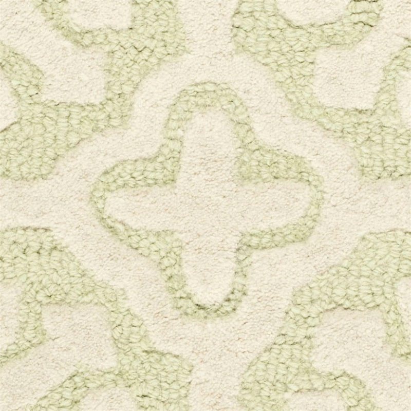 Safavieh Cambridge 6' Round Hand Tufted Wool Rug