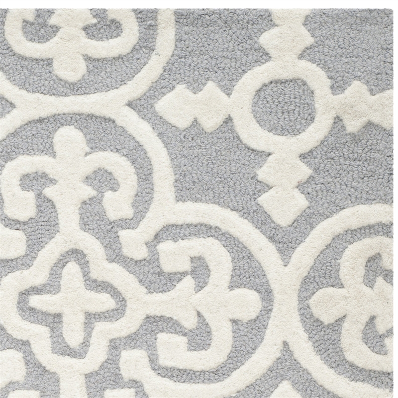 Safavieh Cambridge 2' X 3' Hand Tufted Wool Rug in Silver and Ivory