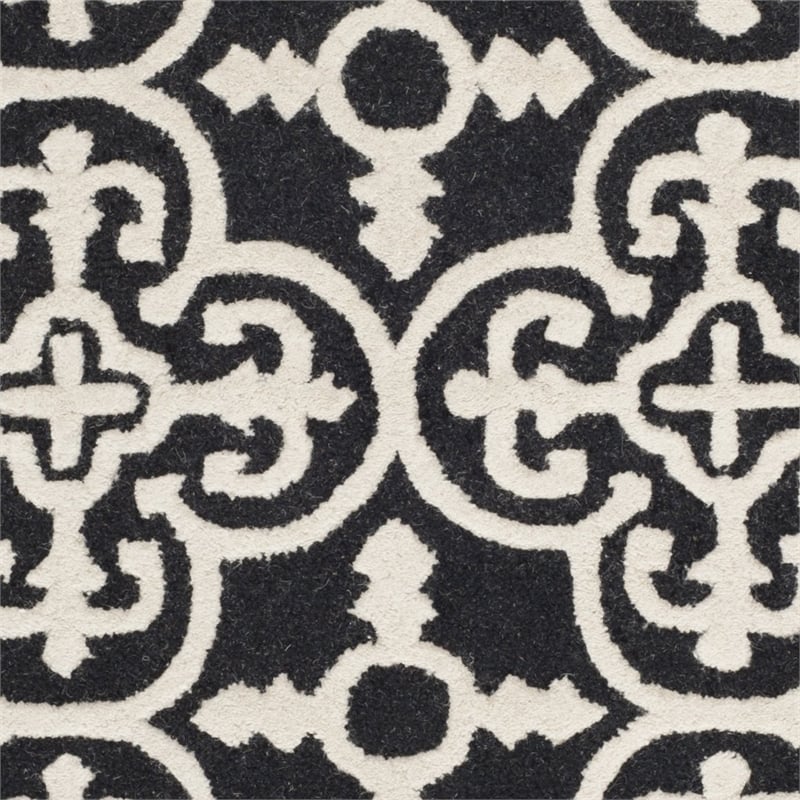 Safavieh Cambridge 5' X 8' Hand Tufted Wool Rug in Black and Ivory