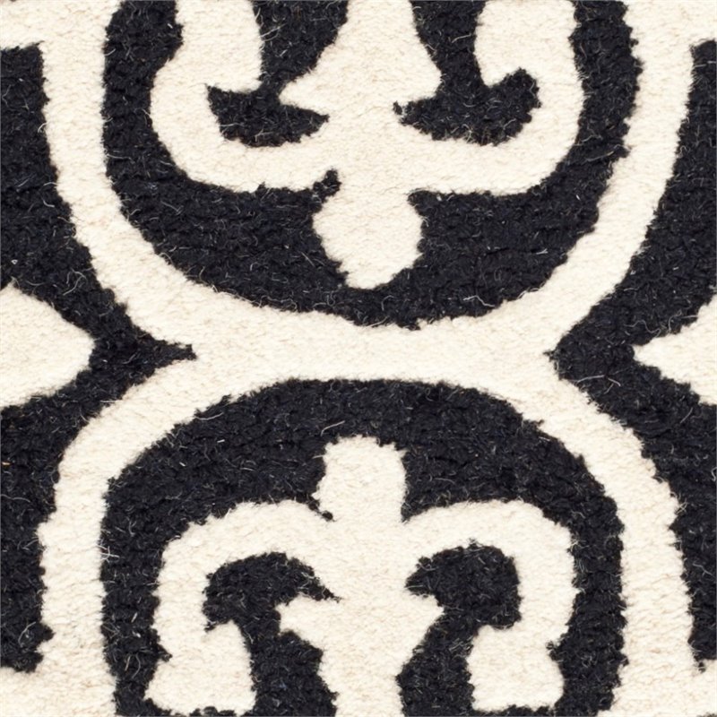 Safavieh Cambridge 6' Round Hand Tufted Wool Rug
