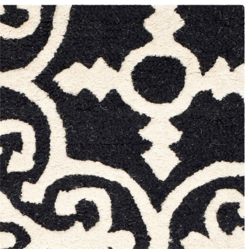 Safavieh Cambridge 6' Round Hand Tufted Wool Rug