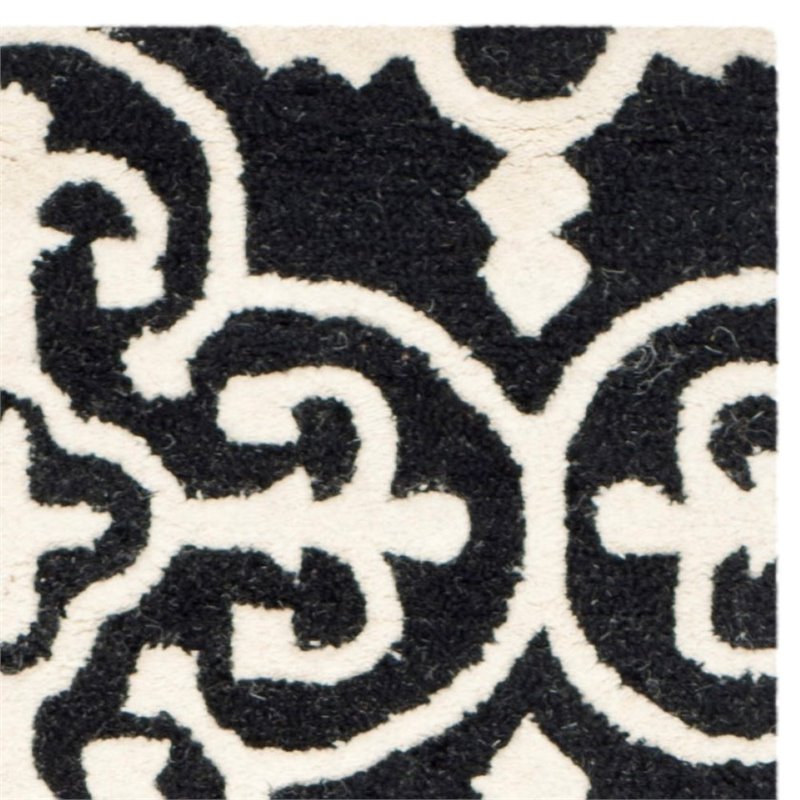 Safavieh Cambridge 6' Round Hand Tufted Wool Rug