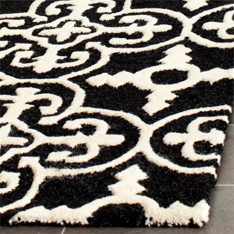 Safavieh Cambridge 6' Round Hand Tufted Wool Rug