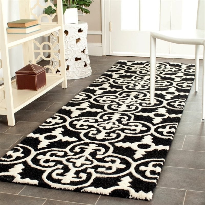 Safavieh Cambridge 6' Round Hand Tufted Wool Rug