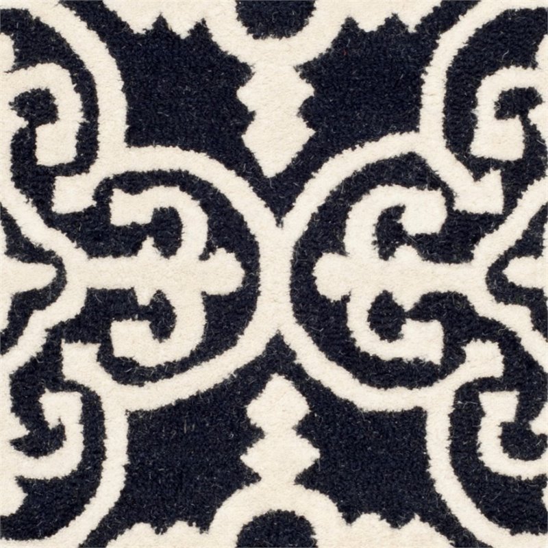 Safavieh Cambridge 6' Round Hand Tufted Wool Rug