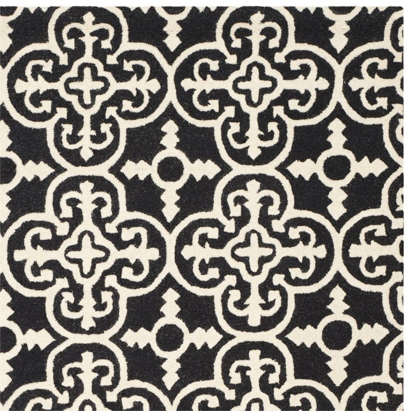Safavieh Cambridge 8' X 10' Hand Tufted Wool Rug in Black and Ivory