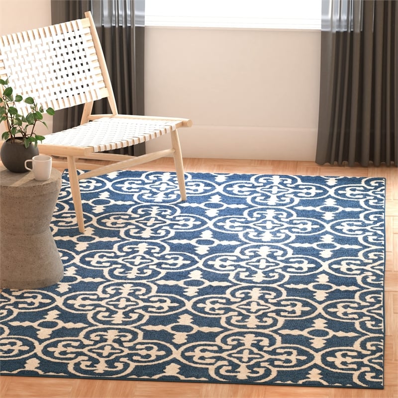Safavieh Cambridge 4' X 6' Hand Tufted Wool Rug in Navy and Ivory