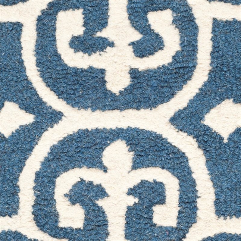 Safavieh Cambridge 6' Round Hand Tufted Wool Rug