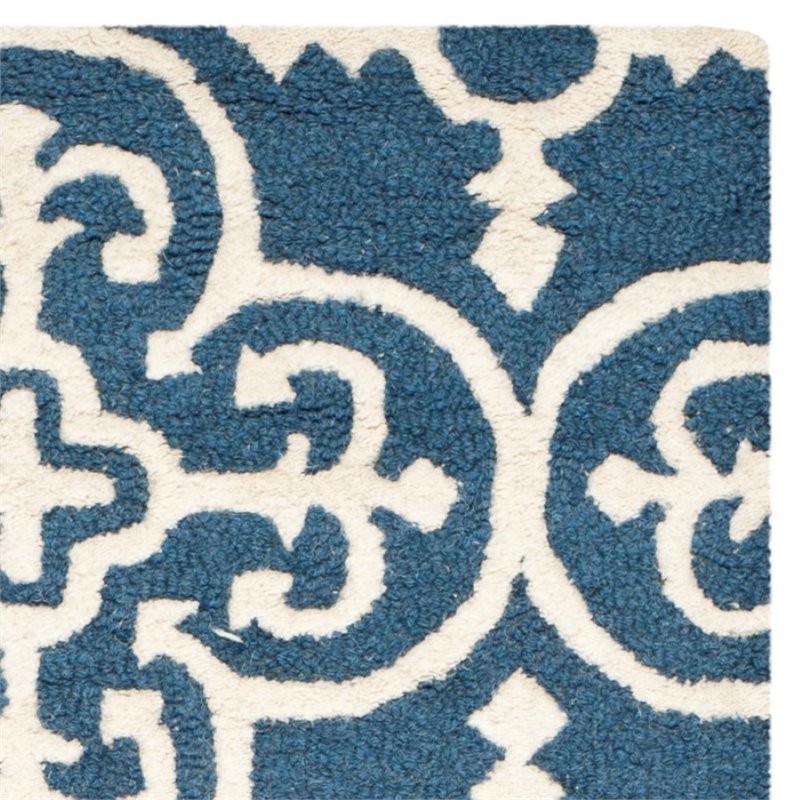 Safavieh Cambridge 6' Round Hand Tufted Wool Rug