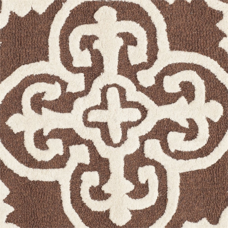 Safavieh Cambridge 6' Round Hand Tufted Wool Rug