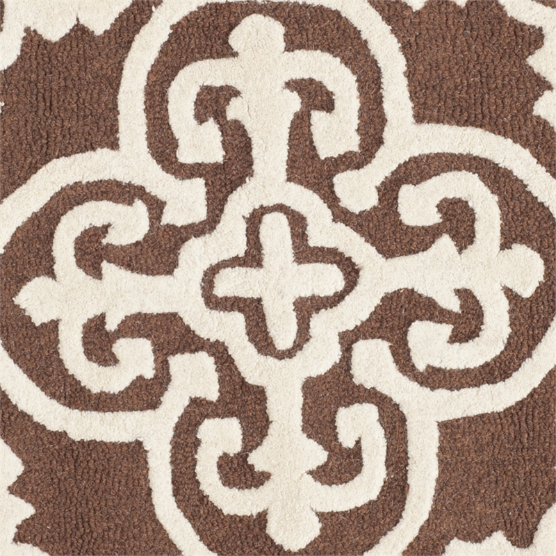 Safavieh Cambridge 6' Round Hand Tufted Wool Rug