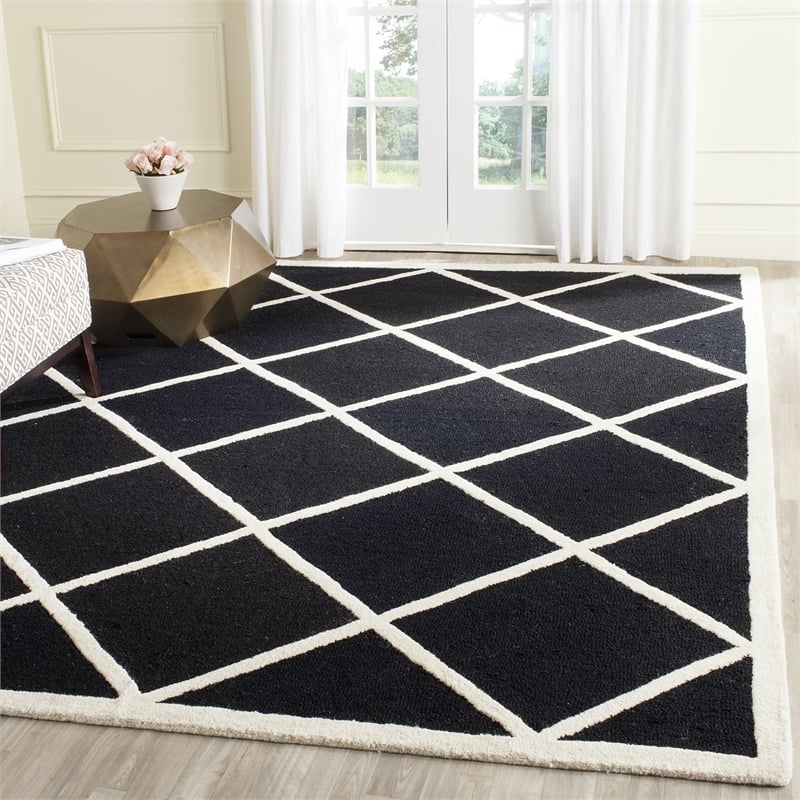 Safavieh Cambridge 6' X 9' Hand Tufted Wool Rug in Black and Ivory