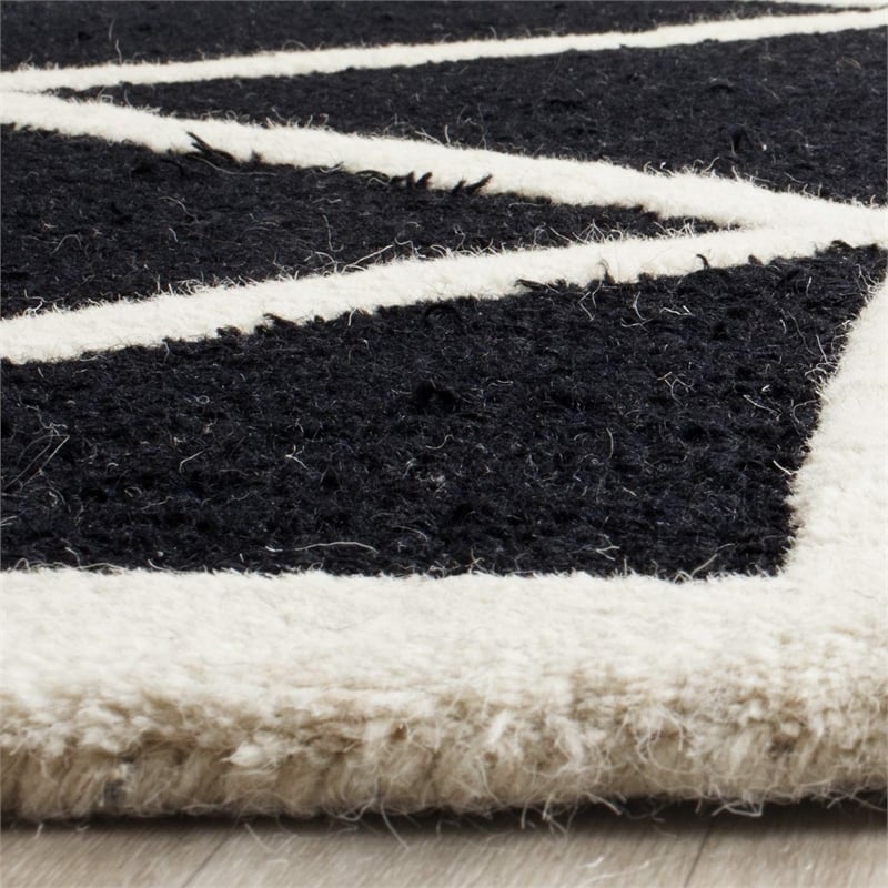 Safavieh Cambridge 6' X 9' Hand Tufted Wool Rug in Black and Ivory