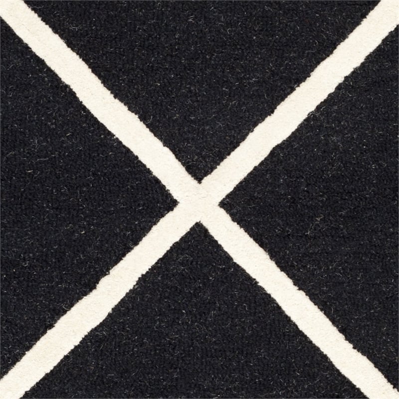 Safavieh Cambridge 6' X 9' Hand Tufted Wool Rug in Black and Ivory