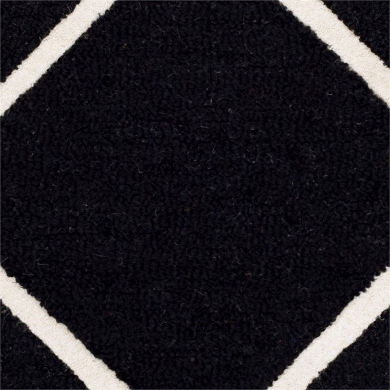 Safavieh Cambridge 6' Round Hand Tufted Wool Rug