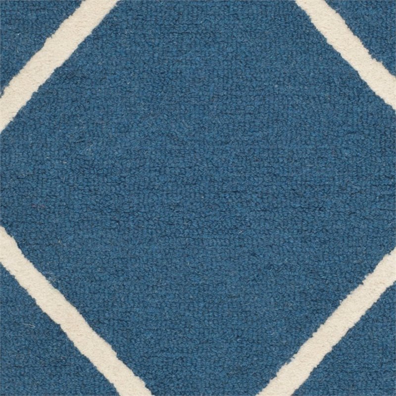 Safavieh Cambridge 6' Round Hand Tufted Wool Rug