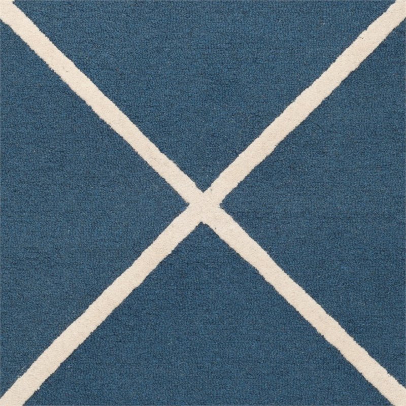 Safavieh Cambridge 6' Round Hand Tufted Wool Rug