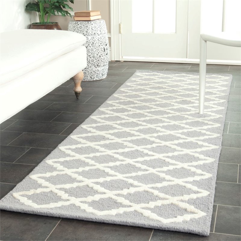 Safavieh Cambridge 6' Round Hand Tufted Wool Rug