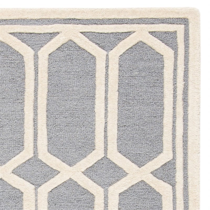 Safavieh Cambridge 6' X 9' Hand Tufted Wool Rug in Silver and Ivory