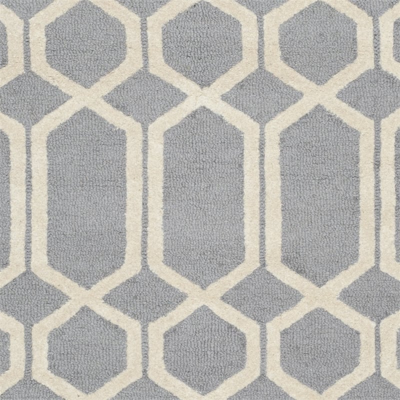 Safavieh Cambridge 6' X 9' Hand Tufted Wool Rug in Silver and Ivory