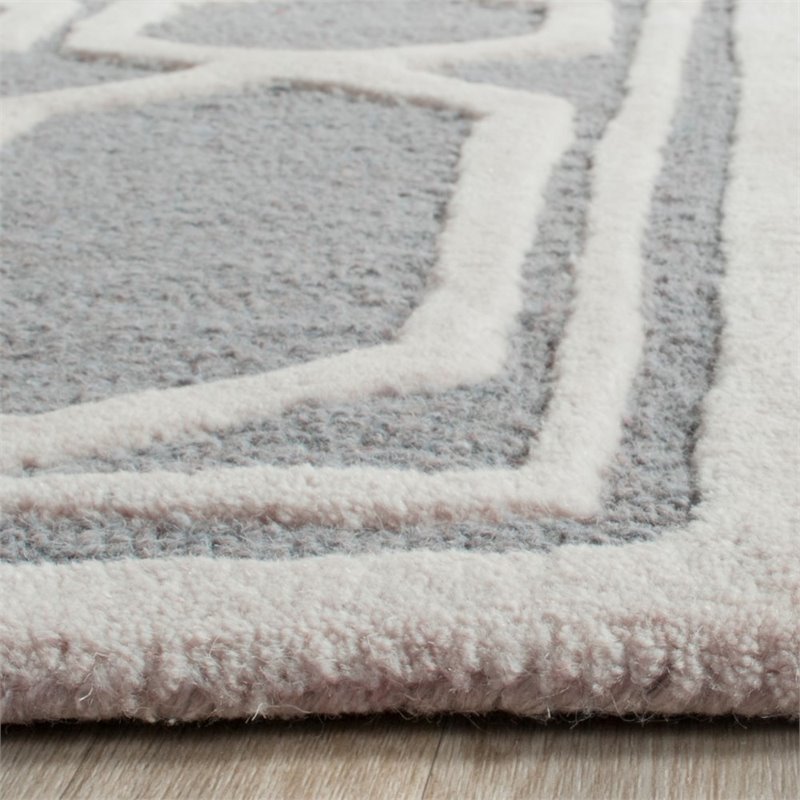 Safavieh Cambridge 6' Round Hand Tufted Wool Rug