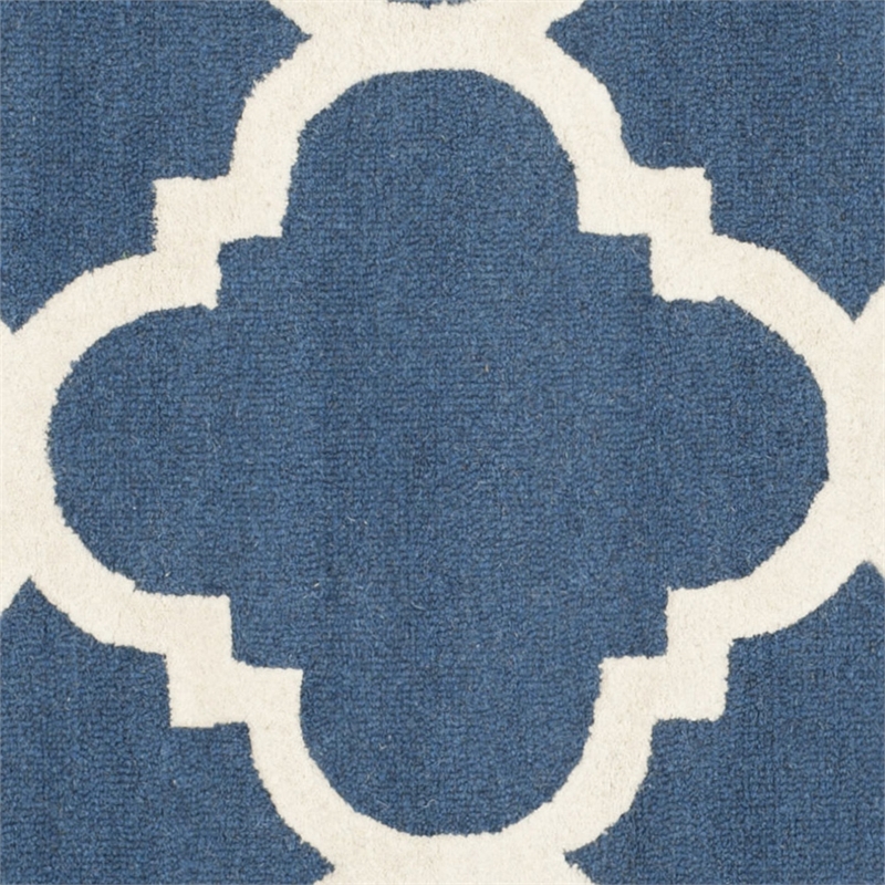 Safavieh Cambridge 8' Round Hand Tufted Wool Rug