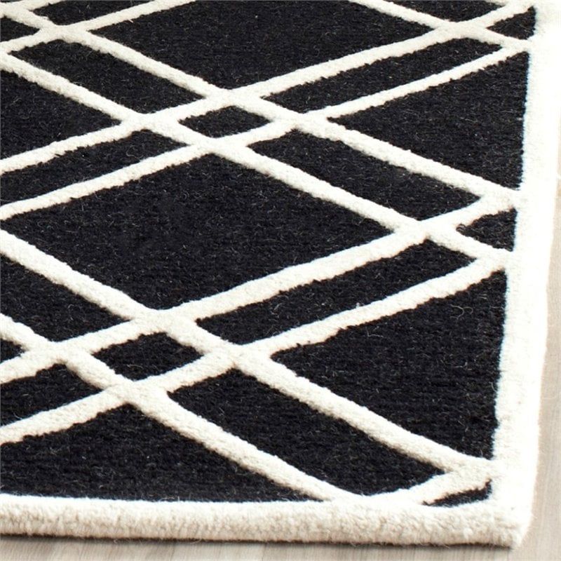 Safavieh Cambridge 2' X 3' Hand Tufted Wool Rug in Black and Ivory