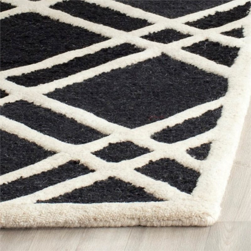 Safavieh Cambridge 6' X 9' Hand Tufted Wool Rug in Black and Ivory