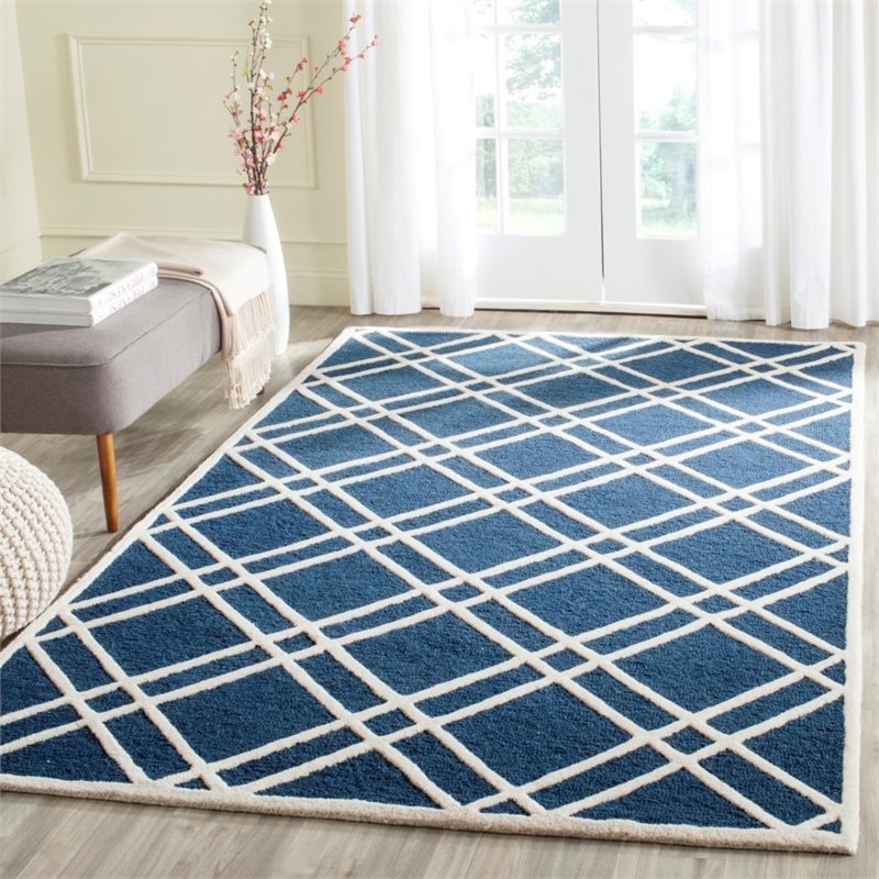 Safavieh Cambridge 6' Round Hand Tufted Wool Rug
