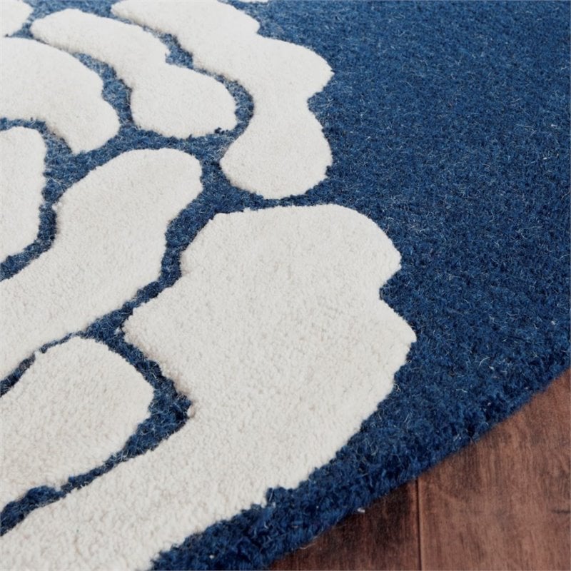 Safavieh Cambridge 4' X 6' Hand Tufted Wool Rug in Navy and Ivory