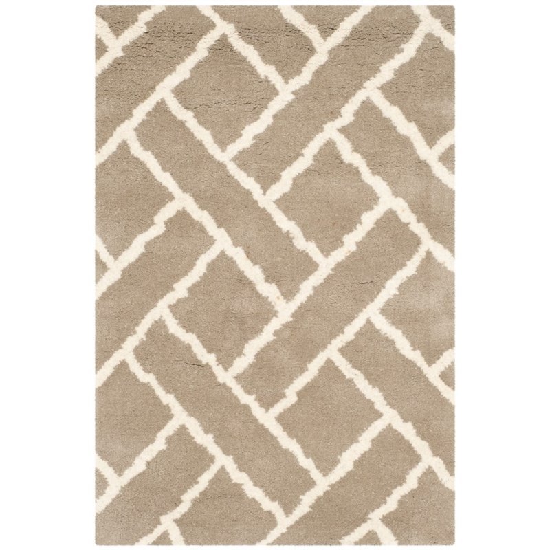 Safavieh Chatham 2' X 3' Hand Tufted Wool Rug in Beige and Ivory