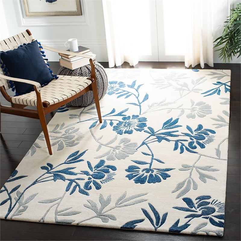 Safavieh Capri 5' X 8' Hand Tufted Wool Pile Rug in Ivory and Blue