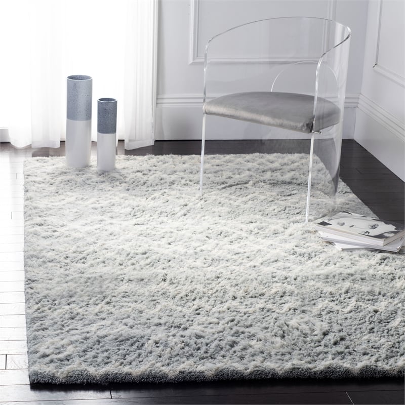 Safavieh Casablanca 4' X 6' Wool Hand Tufted Rug in Blue / Ivory