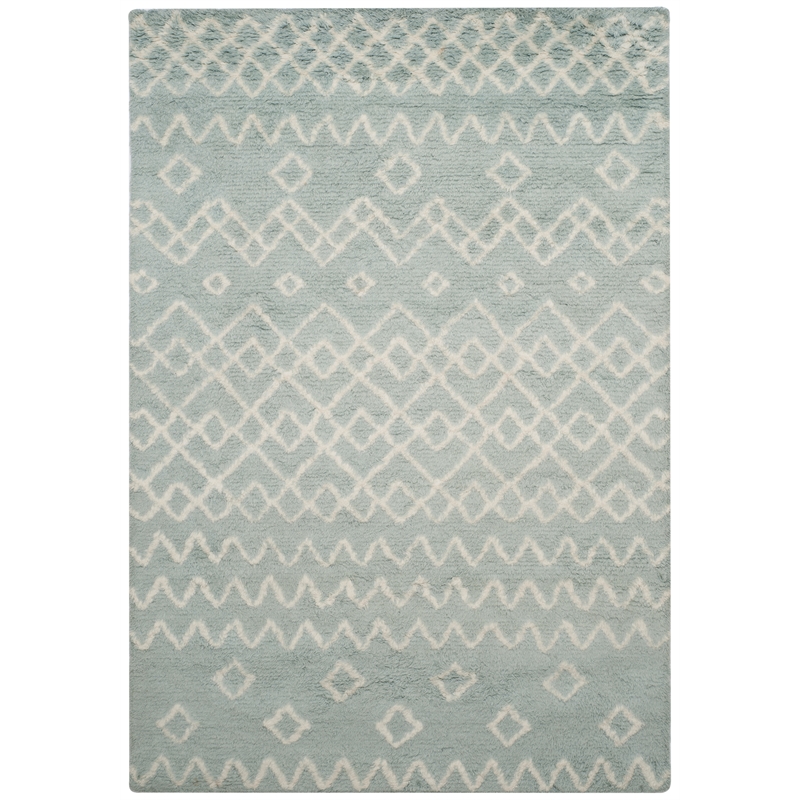 Safavieh Casablanca 6' X 9' Wool Hand Tufted Rug in Blue / Ivory